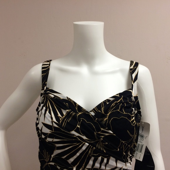 Miraclesuit Sanibel Black & White Swimsuit - Picture 4 of 8